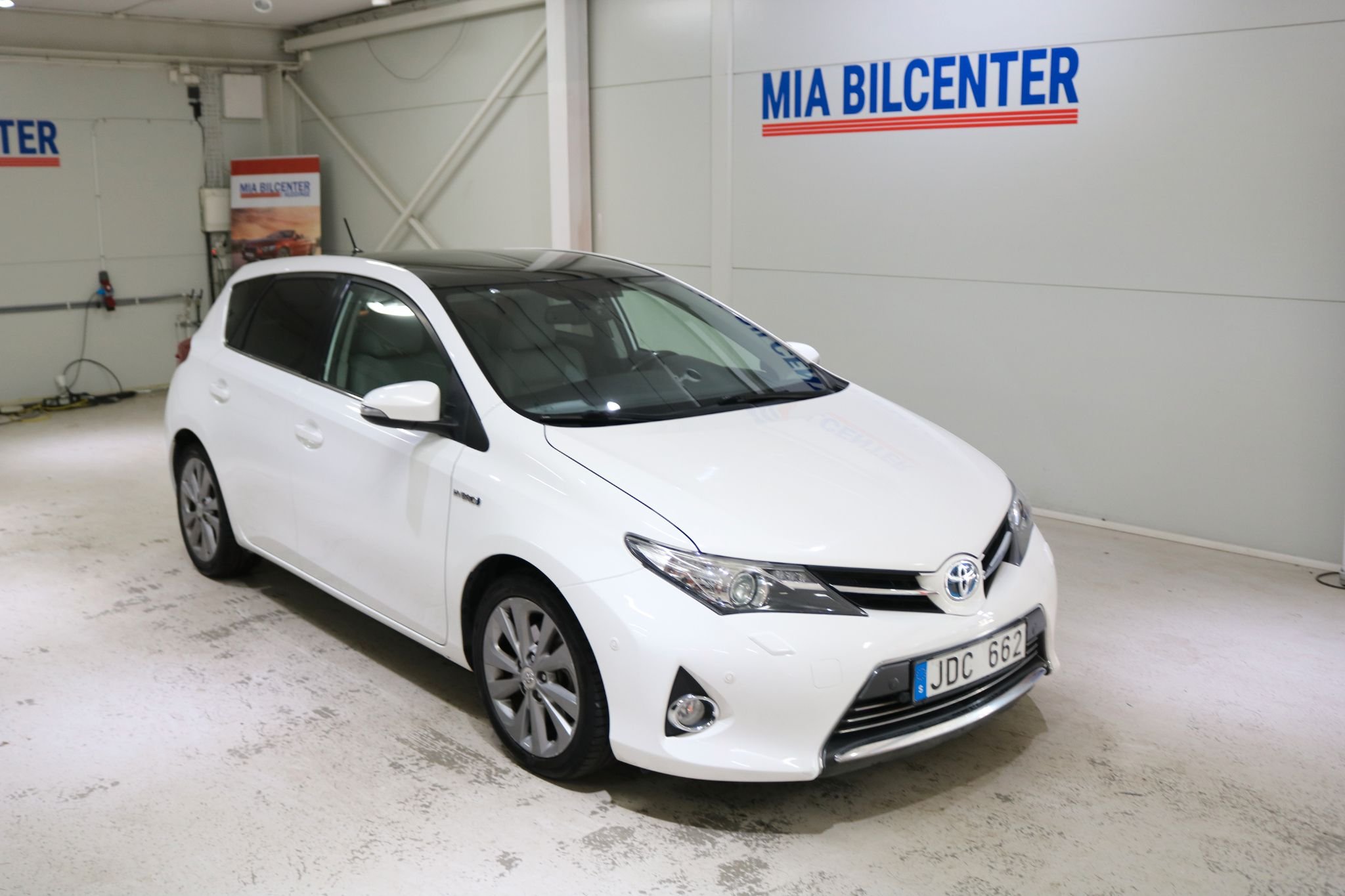 Toyota Auris Hybrid e-CVT, 136hk, 2013