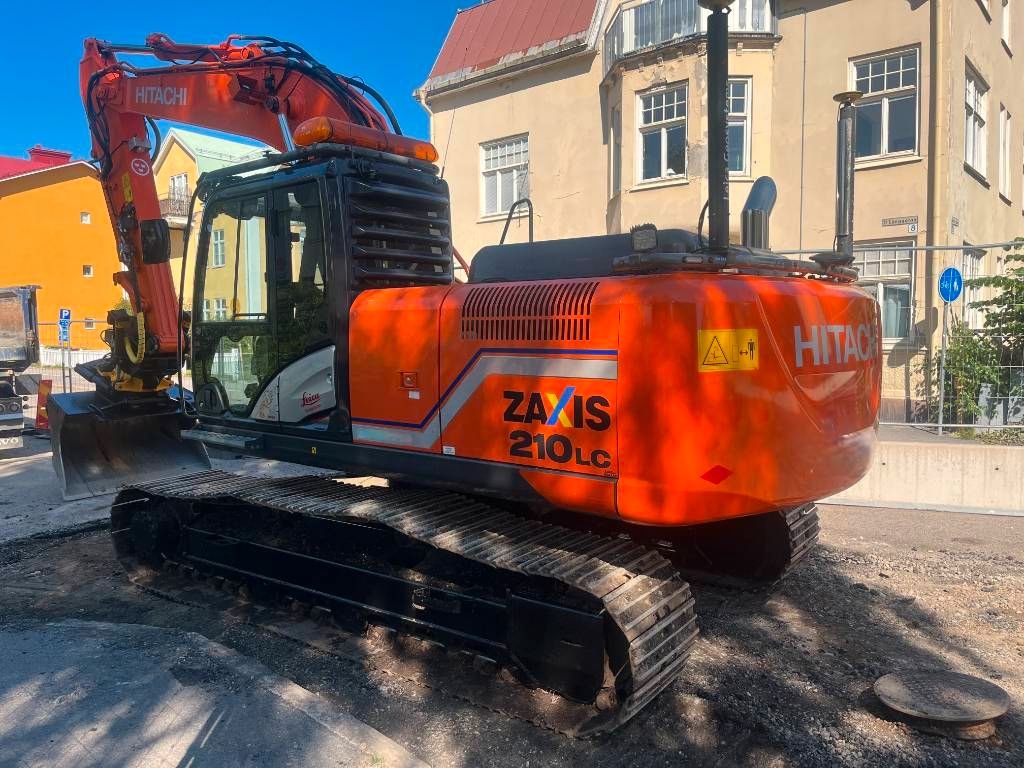 Hitachi ZX 210