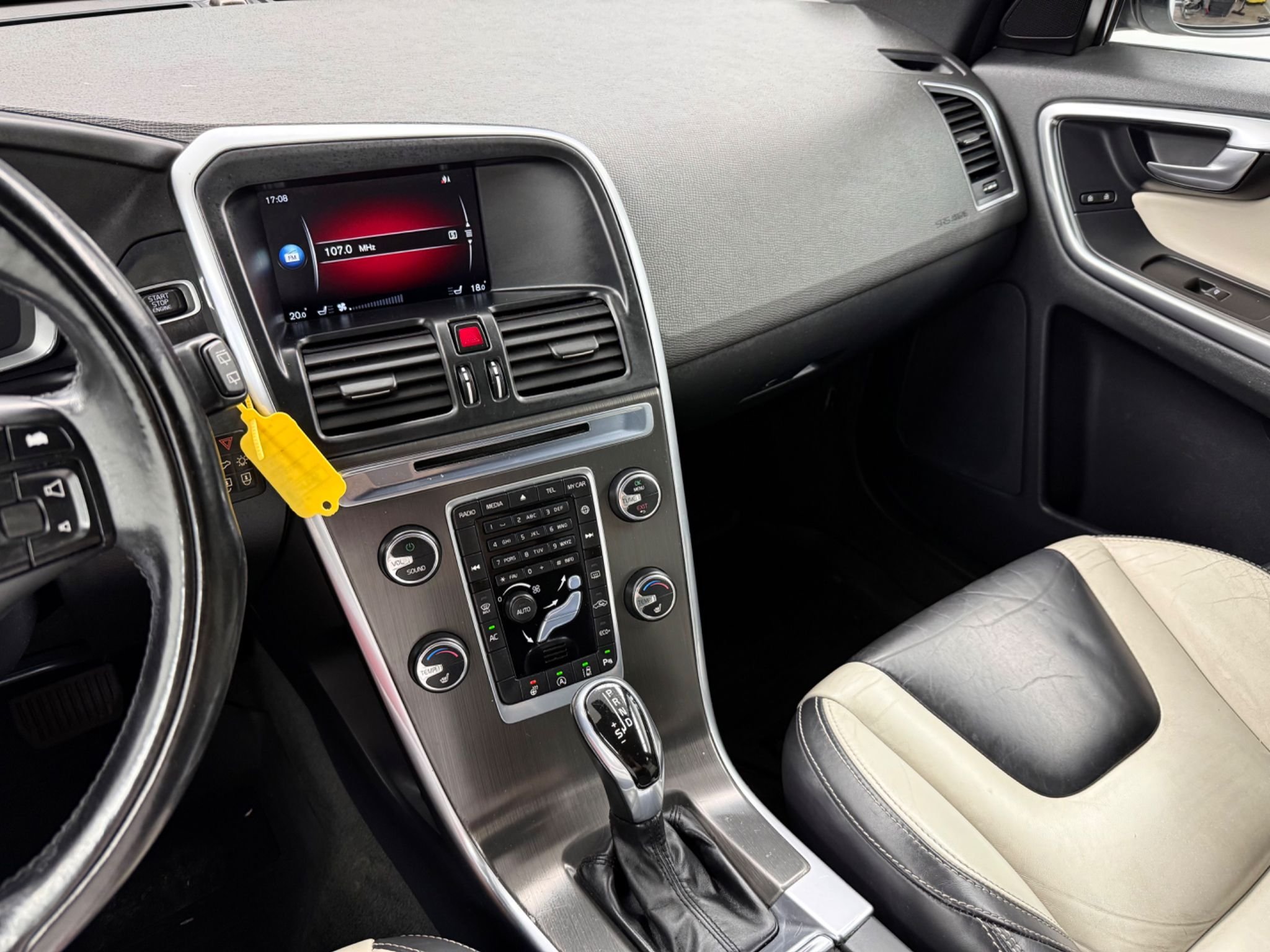 Volvo XC60 D4 Geartronic, 181hp, 2014