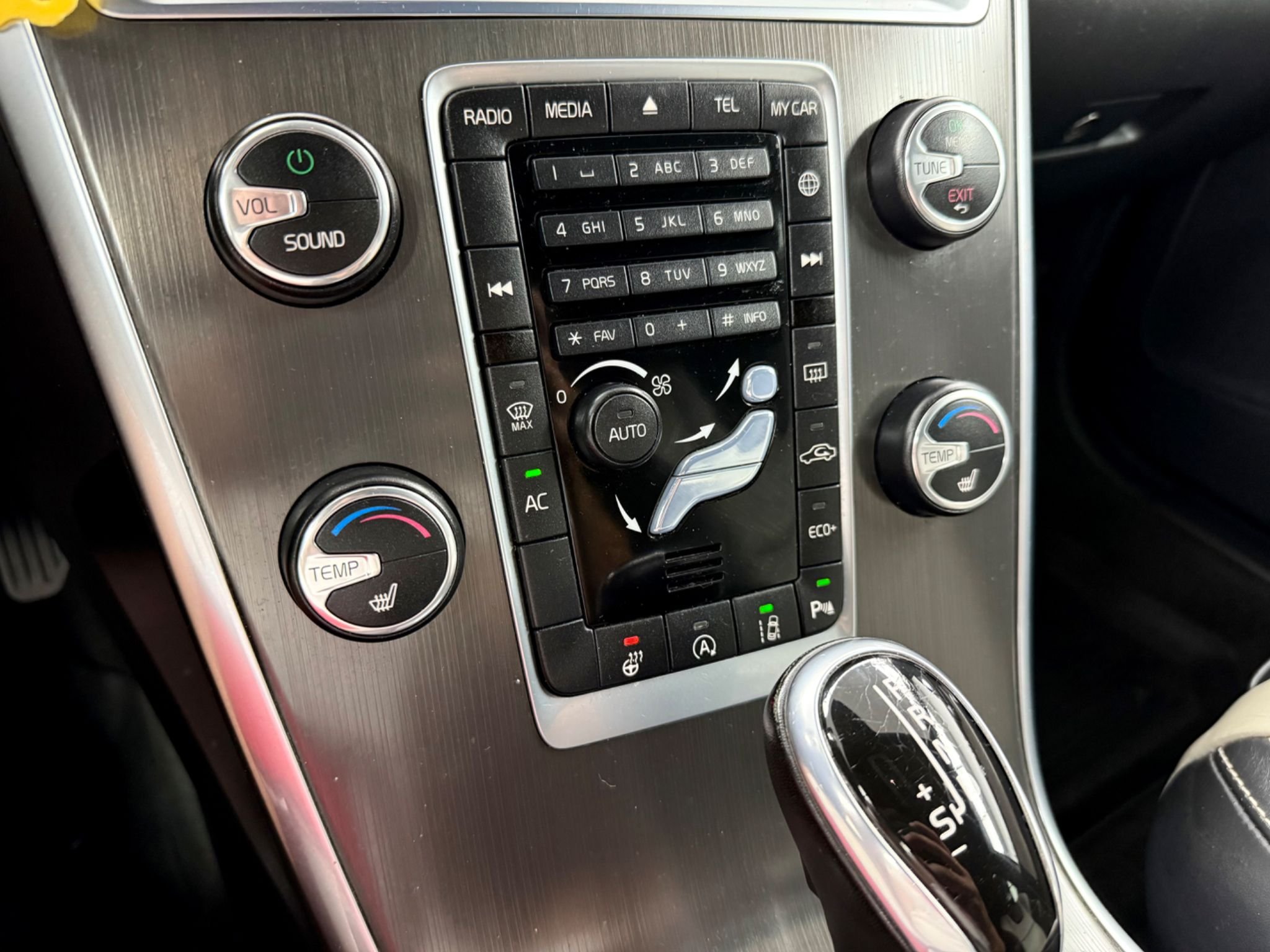 Volvo XC60 D4 Geartronic, 181hp, 2014