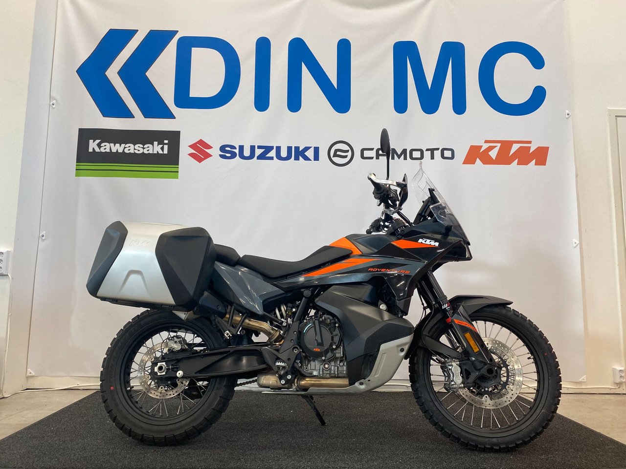 KTM 890 Adventure "Fullutrust...