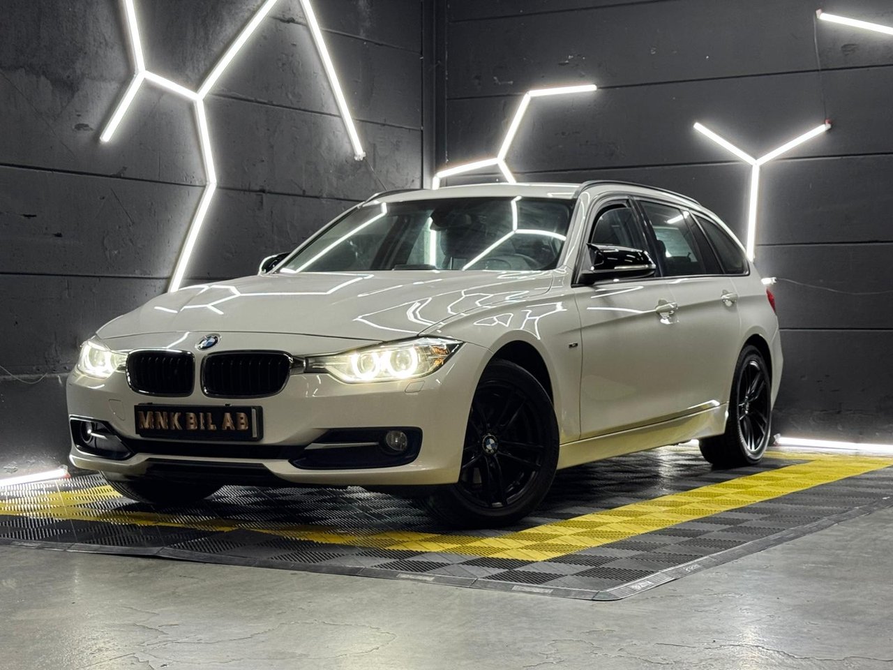BMW 320 d xDrive Touring Step...