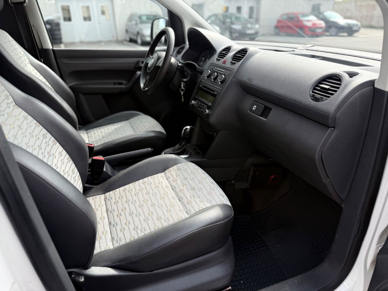 Volkswagen Caddy Maxi Panel Van 1.6 TDI DPF DSG Sekventiell, 102hk, 2011