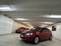 Ford Focus 1.8 Titanium Ny servad 6 månaders garanti