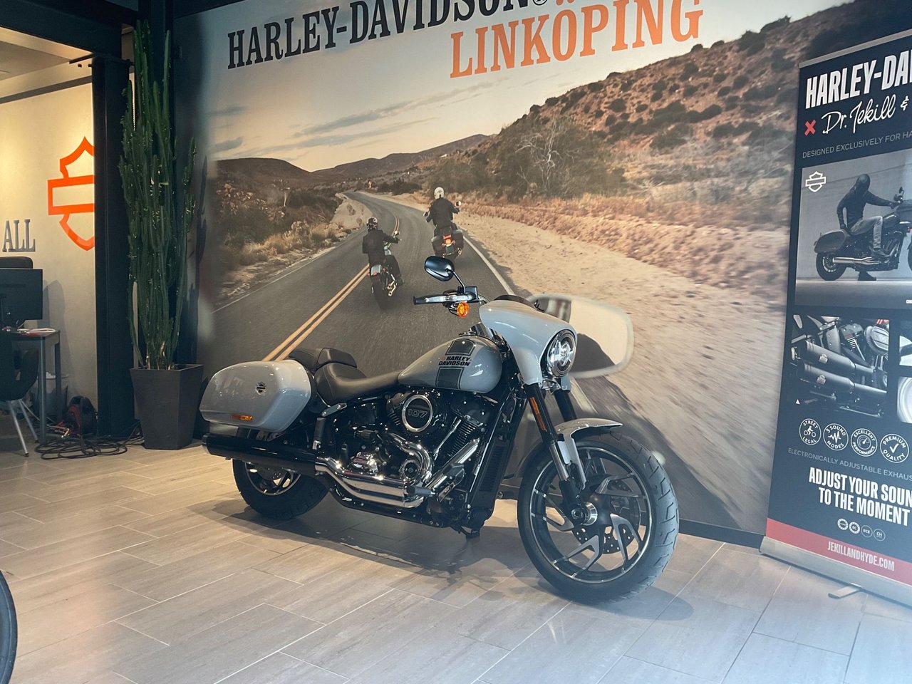 Harley-Davidson Sport Glide 2...