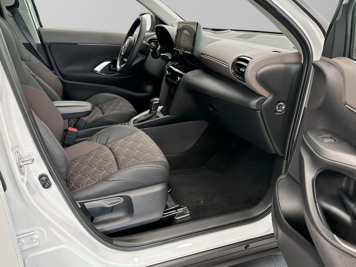 Toyota Yaris Cross Hybrid e-CVT, 116hk, 2024