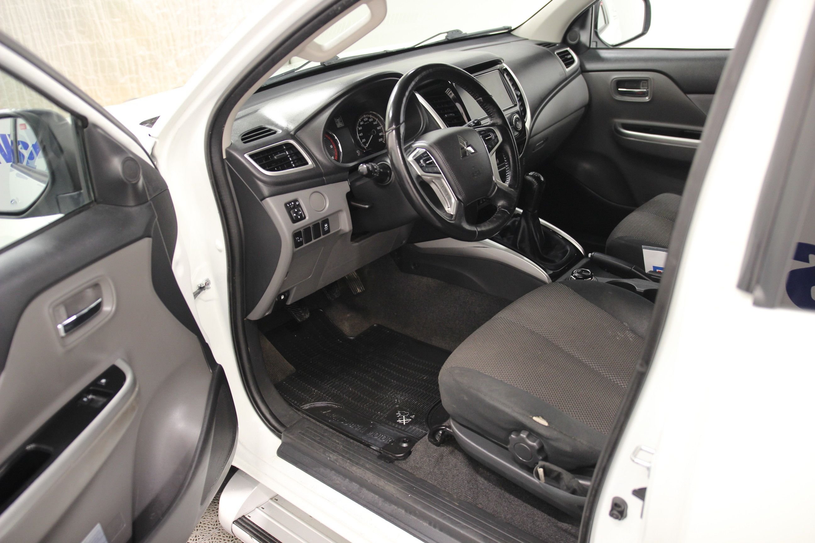 Mitsubishi L200 Club Cab 2.4 DI-D MIVEC SS-4WD-II Manuell, 181hk, 2019