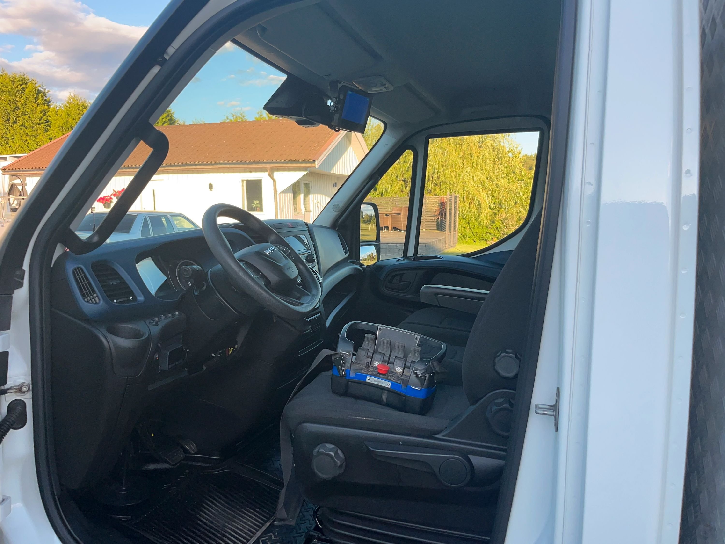 Iveco Daily 50-180 Chassis Cab 3.0 JTD Hi-Matic, 180hp, 2022