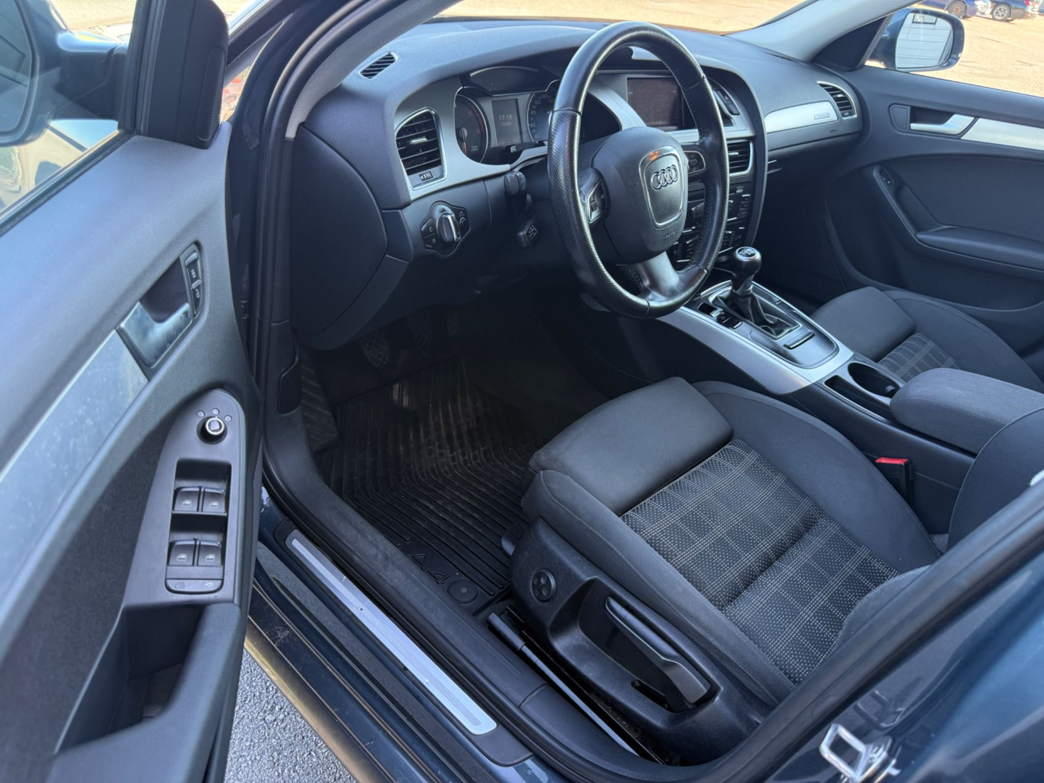 Audi A4 Avant 2.0 TDI DPF quattro Manuell, 170hk, 2012