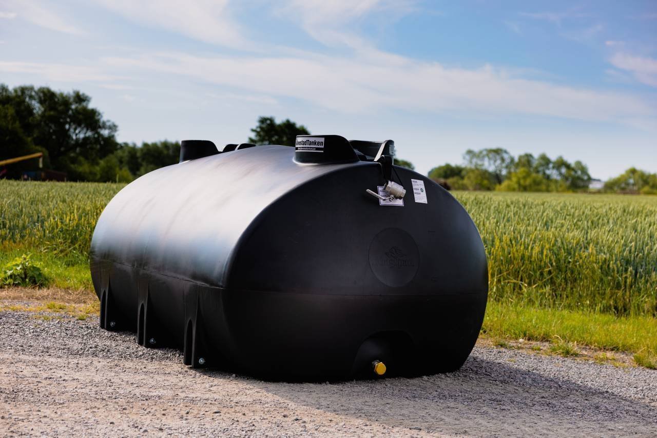 Uthyres flyttbar vattentank 6...