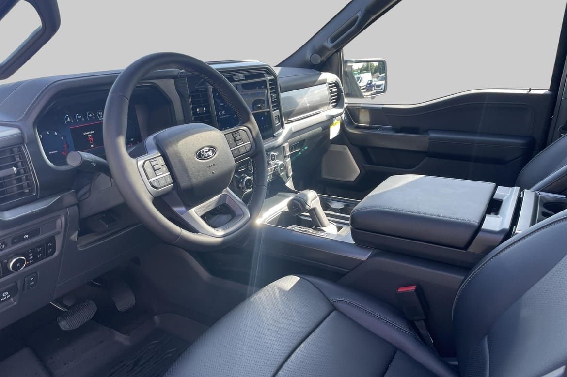 Ford F-150 SuperCrew 5.0 V8 Ti-VCT FFV 4x4 SelectShift, 406hk, 2025