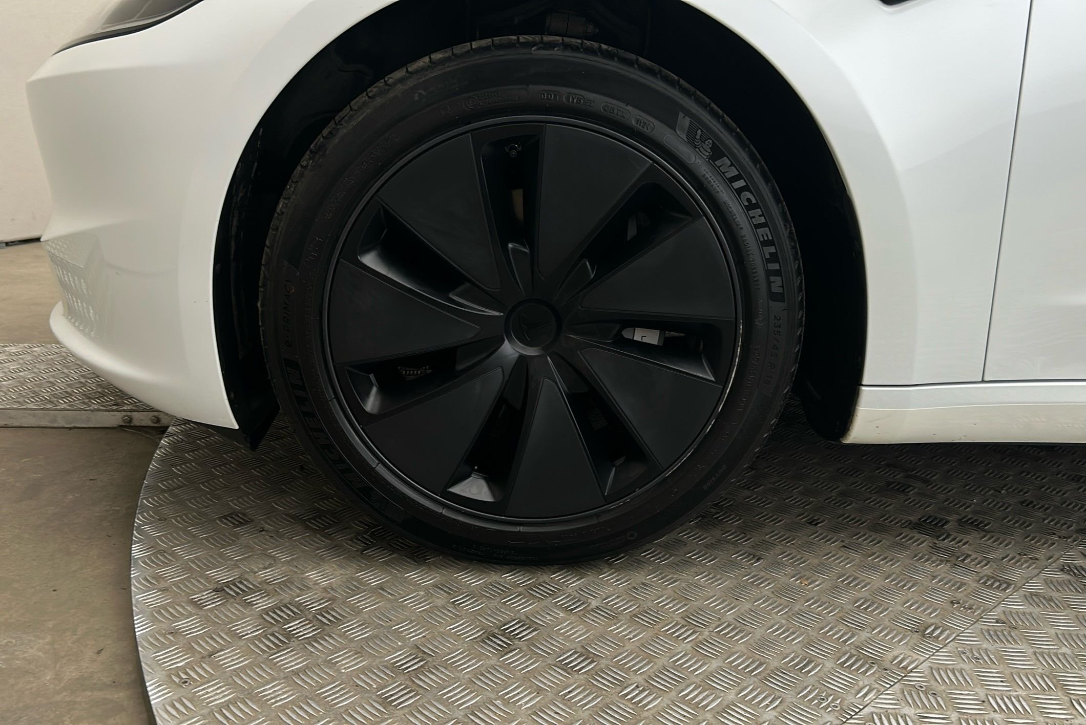 Tesla Model 3 Long Range AWD, 2024