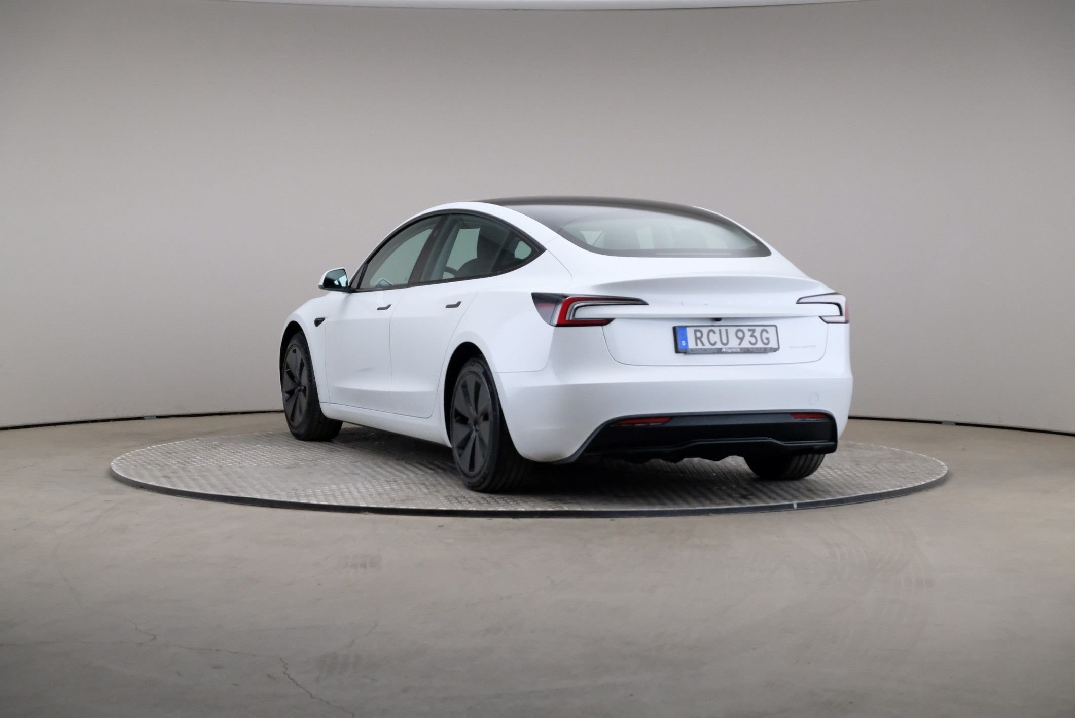 Tesla Model 3 Long Range AWD, 2024