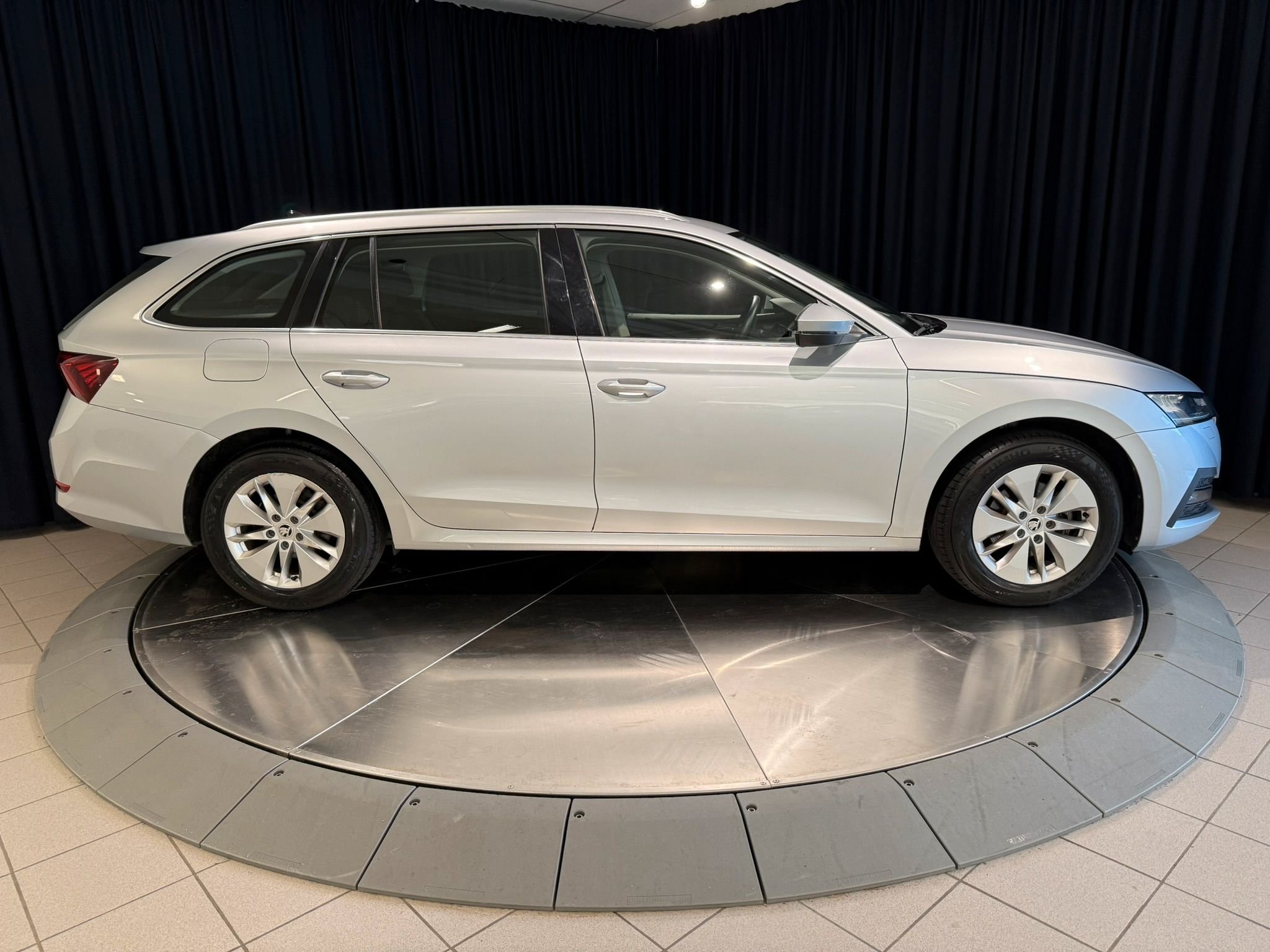 Škoda Octavia Combi 1.0 TSI Manual, 110hp, 2022