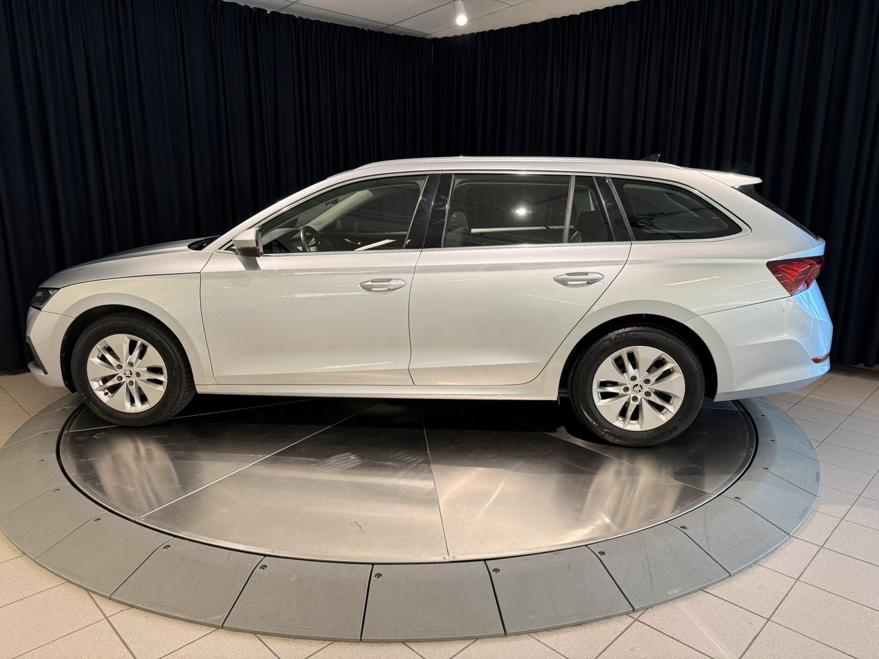 Škoda Octavia Combi 1.0 TSI Manual, 110hp, 2022
