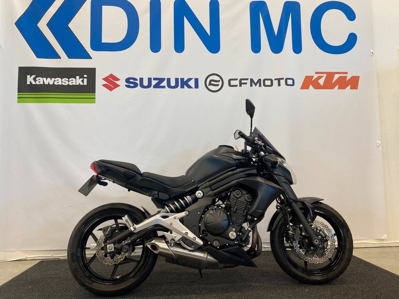 Kawasaki ER-6n ABS "fin hoj m...