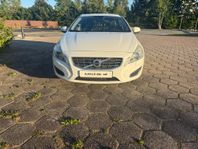 Volvo V60 D4 Automat Momentum Kamrem bytt Dragkrok