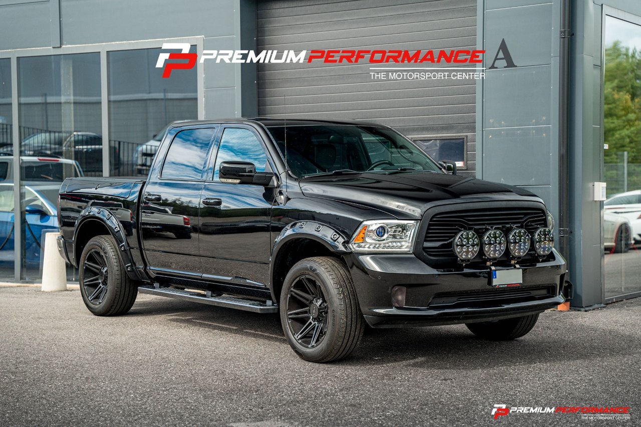 Dodge RAM Limited 5.7 V8 Hemi...
