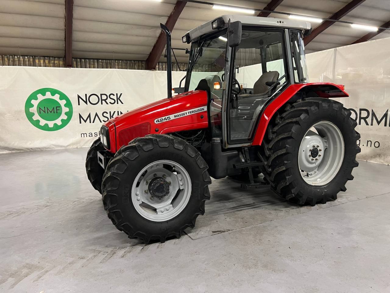 Massey Ferguson 4245