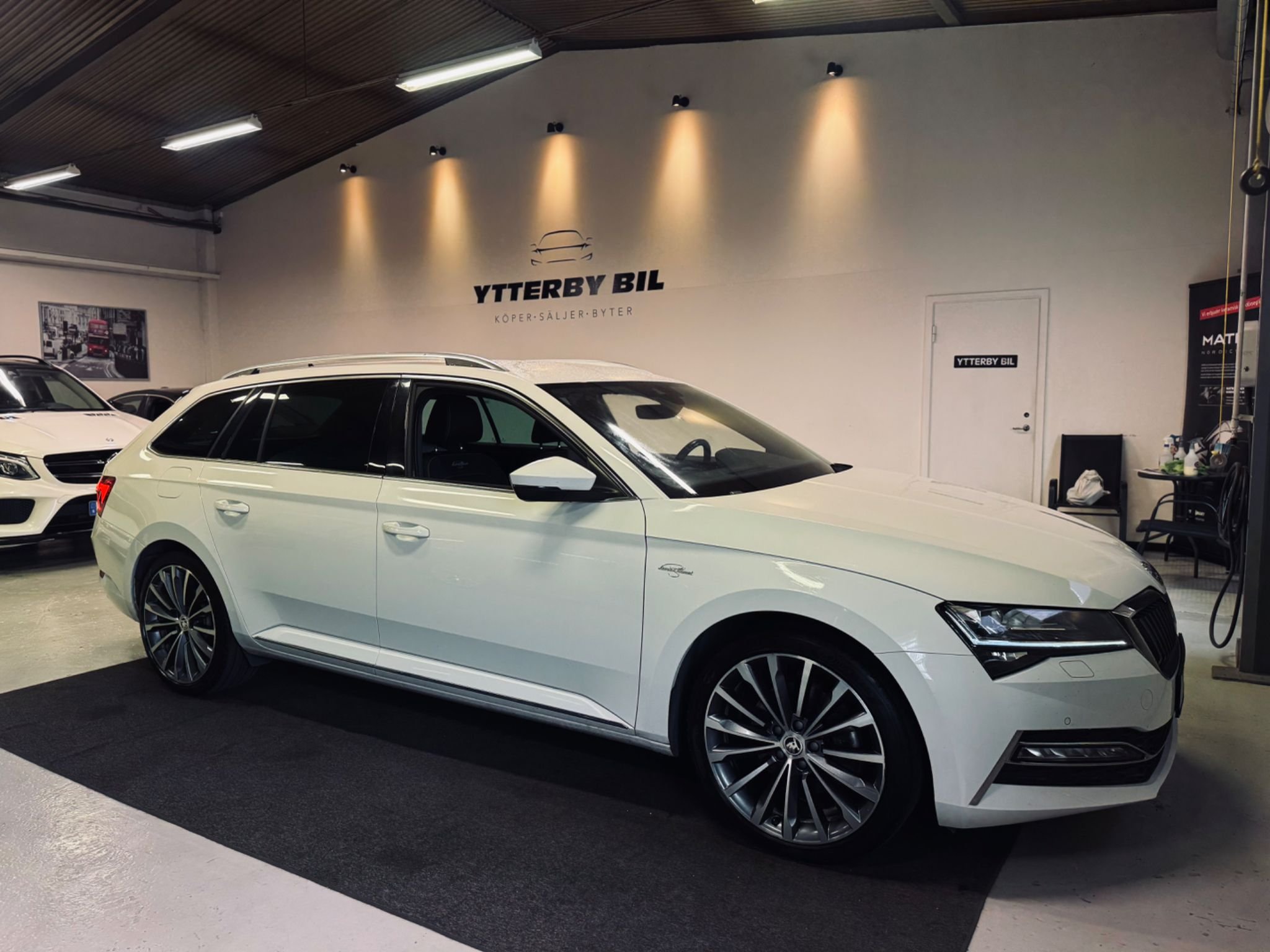 Škoda Superb iV Combi 1.4 TSI iV DSG Sekventiell, 218hk, 2020