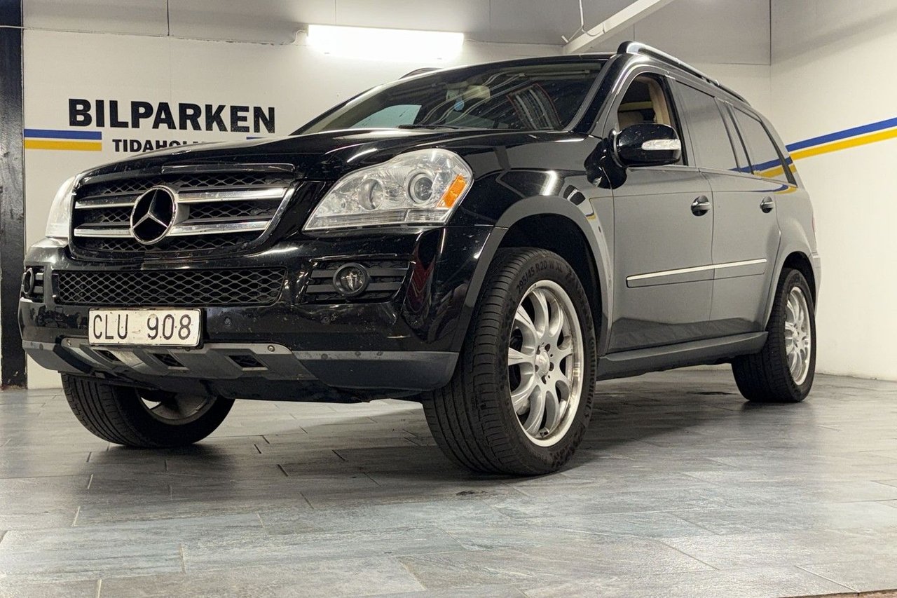 Mercedes-Benz GL 450 4MATIC 7...