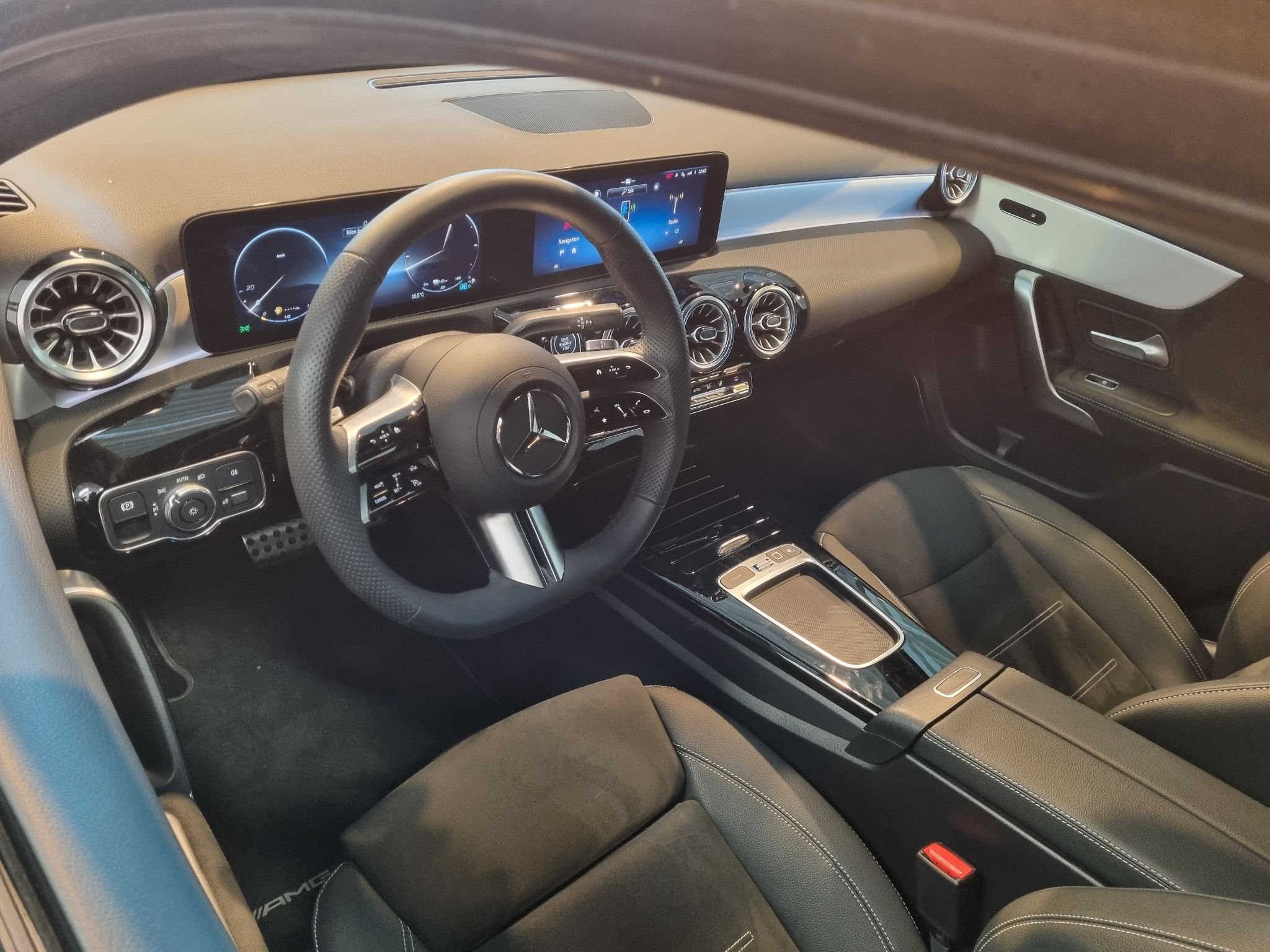 Mercedes-Benz A 250 e 8G-DCT, 218hp, 2026