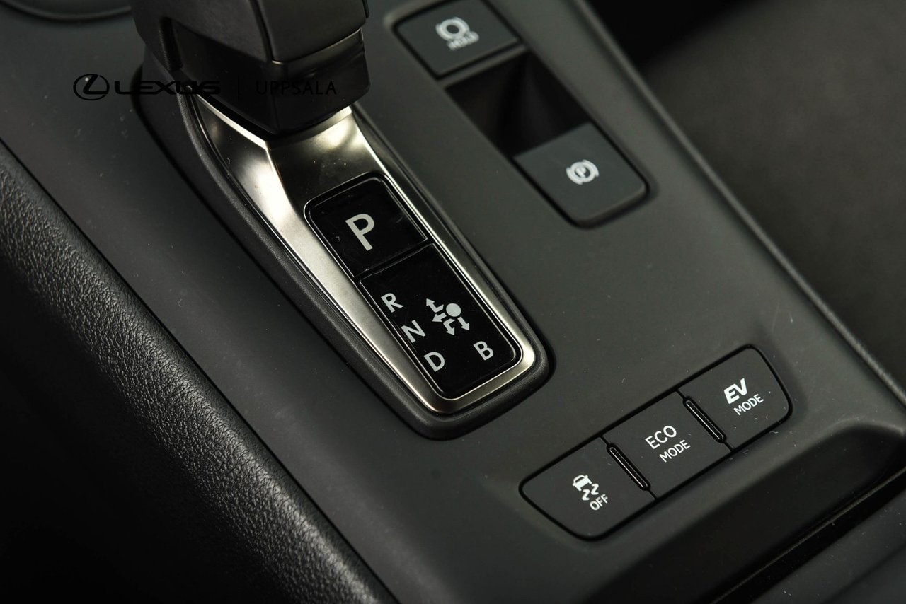 Lexus LBX 1.5 E-CVT, 136ps, 2024