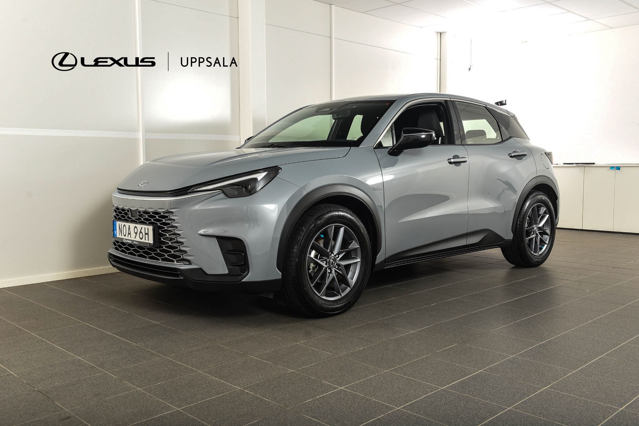 Lexus LBX 1.5 E-CVT, 136ps, 2024