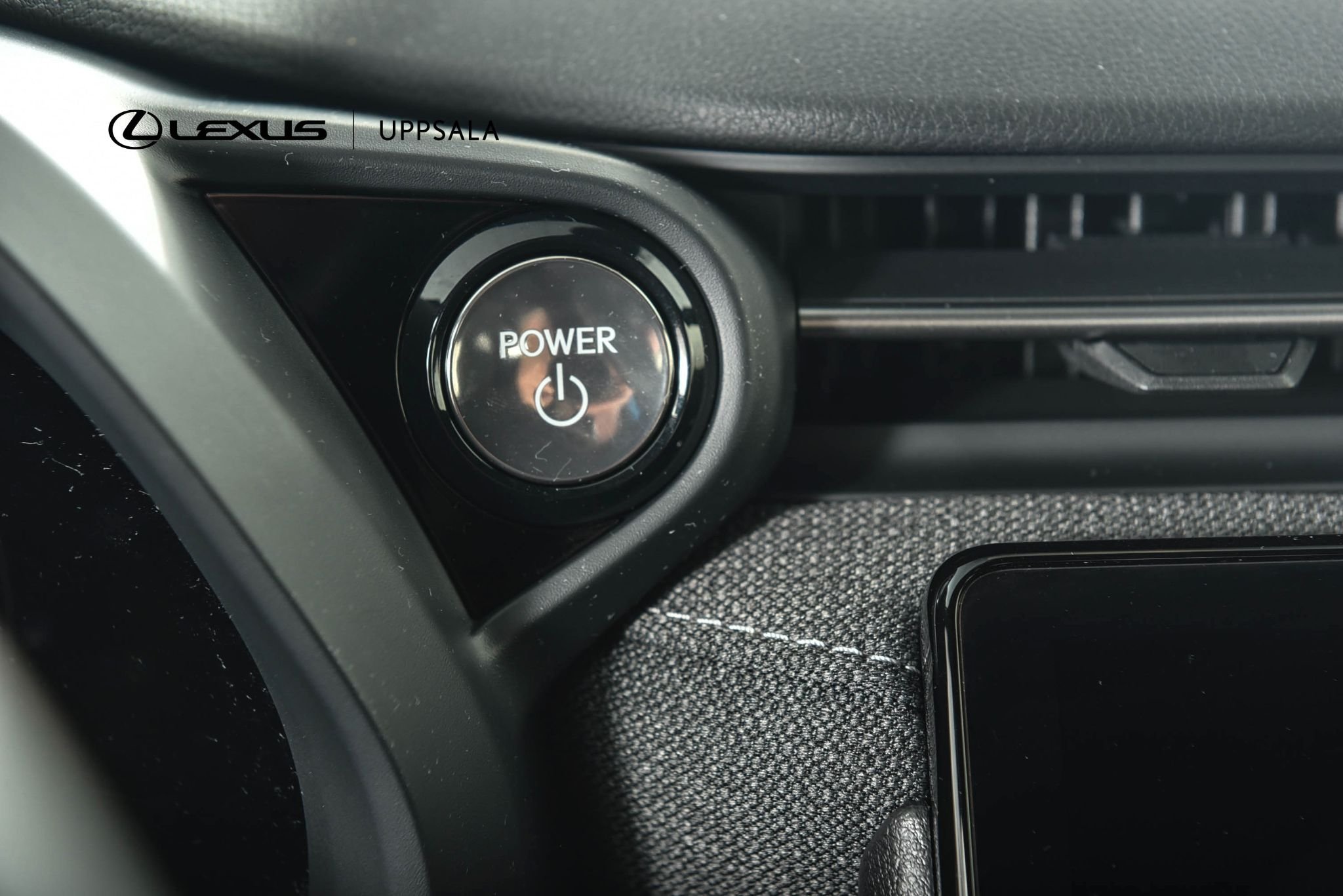 Lexus LBX 1.5 E-CVT, 136ps, 2024