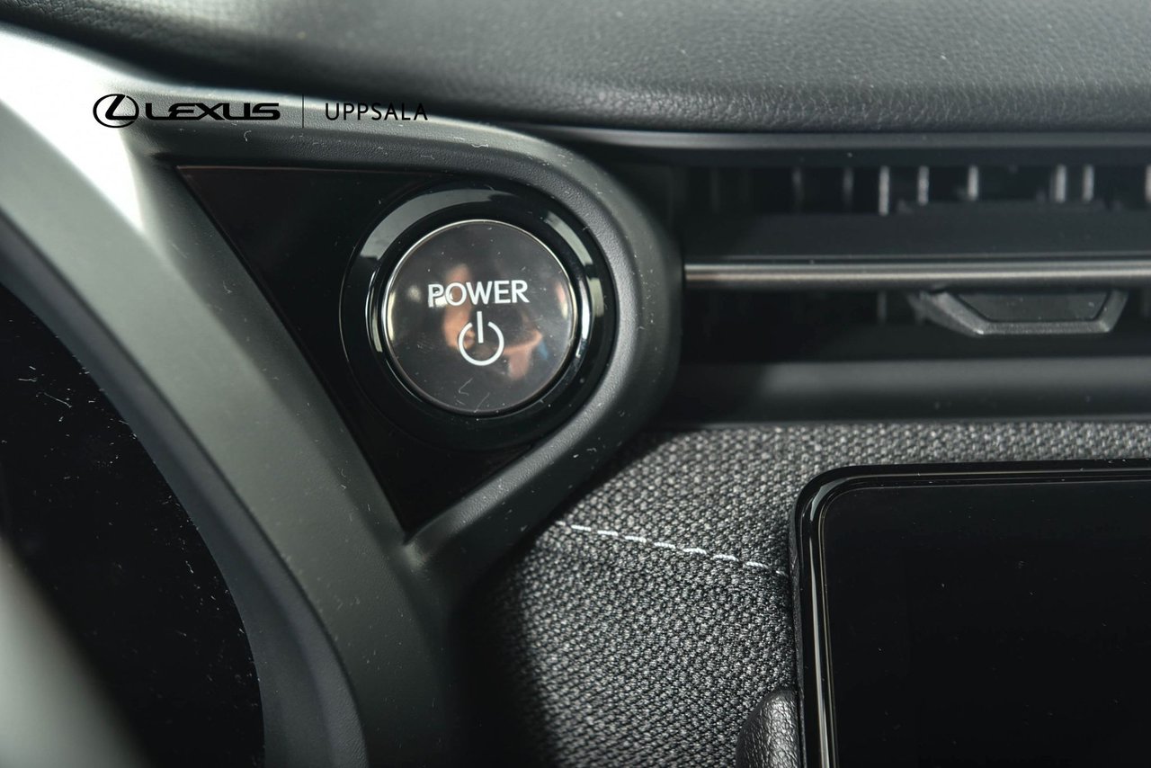 Lexus LBX 1.5 E-CVT, 136ps, 2024