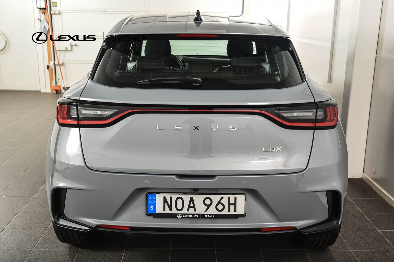 Lexus LBX 1.5 E-CVT, 136ps, 2024