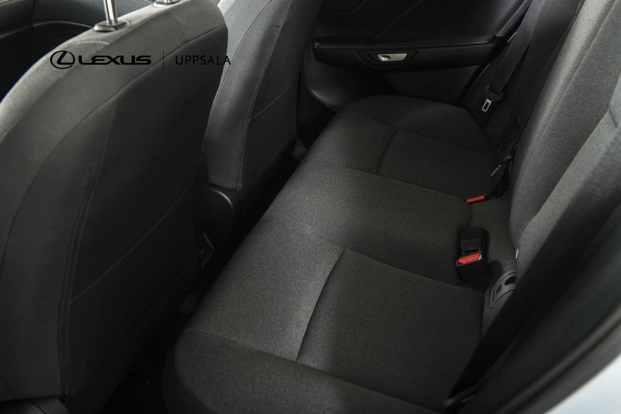 Lexus LBX 1.5 E-CVT, 136ps, 2024