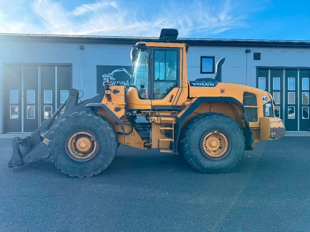 Volvo L 120 G C-Smörj Våg Lon...