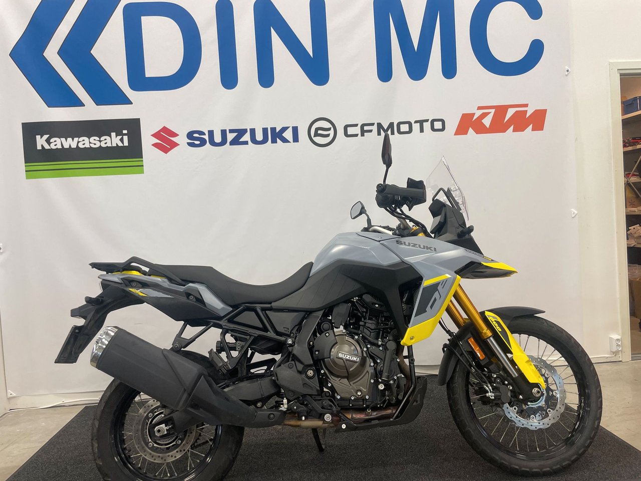 Suzuki V-STROM 800DE "Nyserv...
