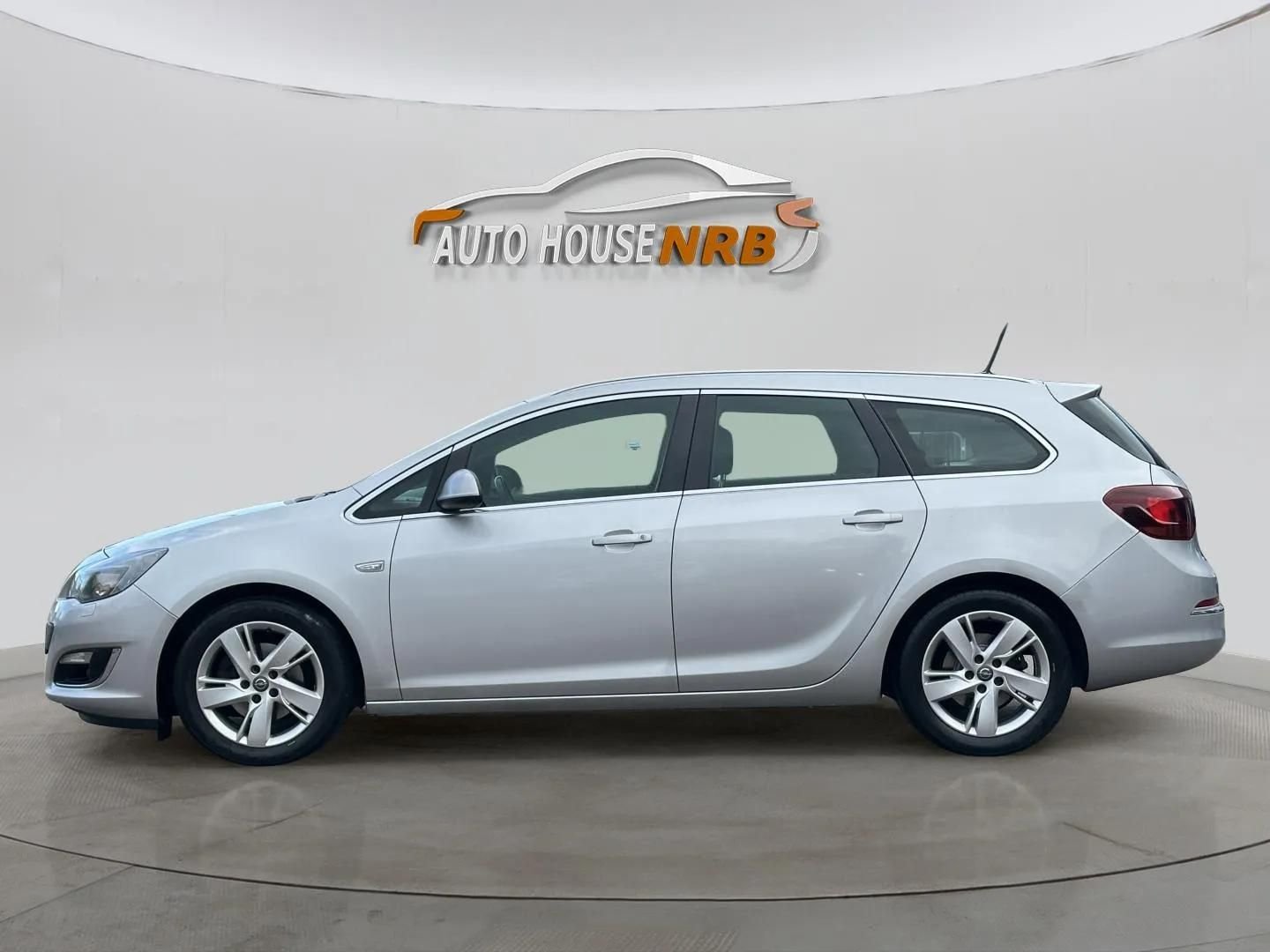 Opel Astra Sports Tourer 1.7 CDTI ecoFLEX Manual, 110hp, 2013
