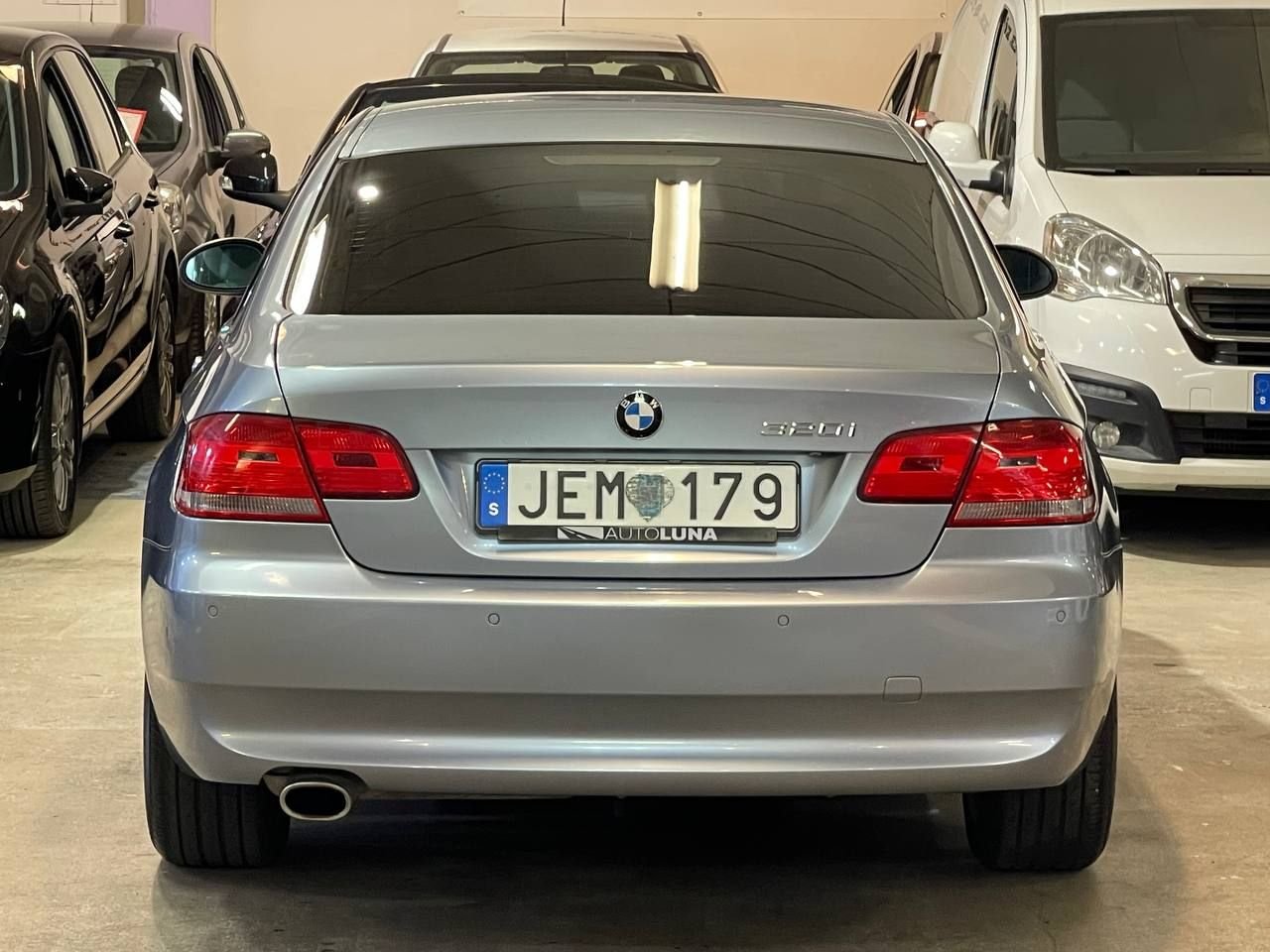 BMW 320i Coupé Manuell, 6-trinn, 170ps, 2009