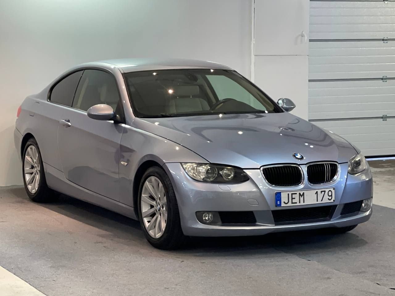 BMW 320i Coupé Manuell, 6-trinn, 170ps, 2009