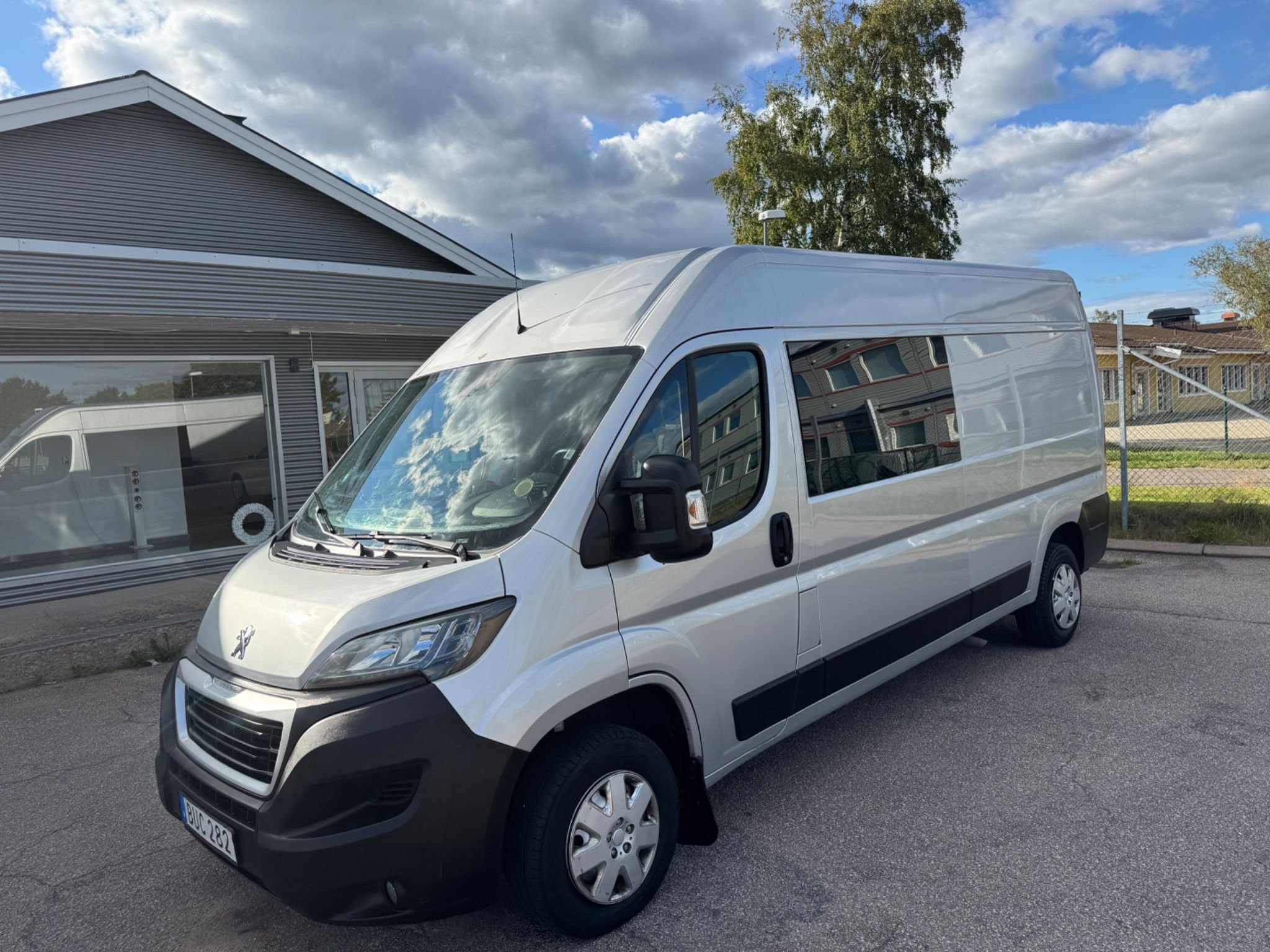 Peugeot Boxer TwinCab 335 2.0 BlueHDi Manuell, 6-trinn, 163hk, 2018
