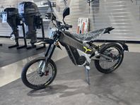Talaria XXX elmoped Visningsex -24