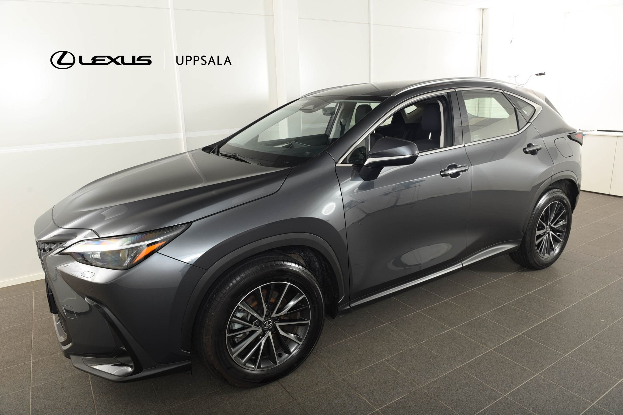 Lexus NX 350h E-CVT, 242hk, 2024