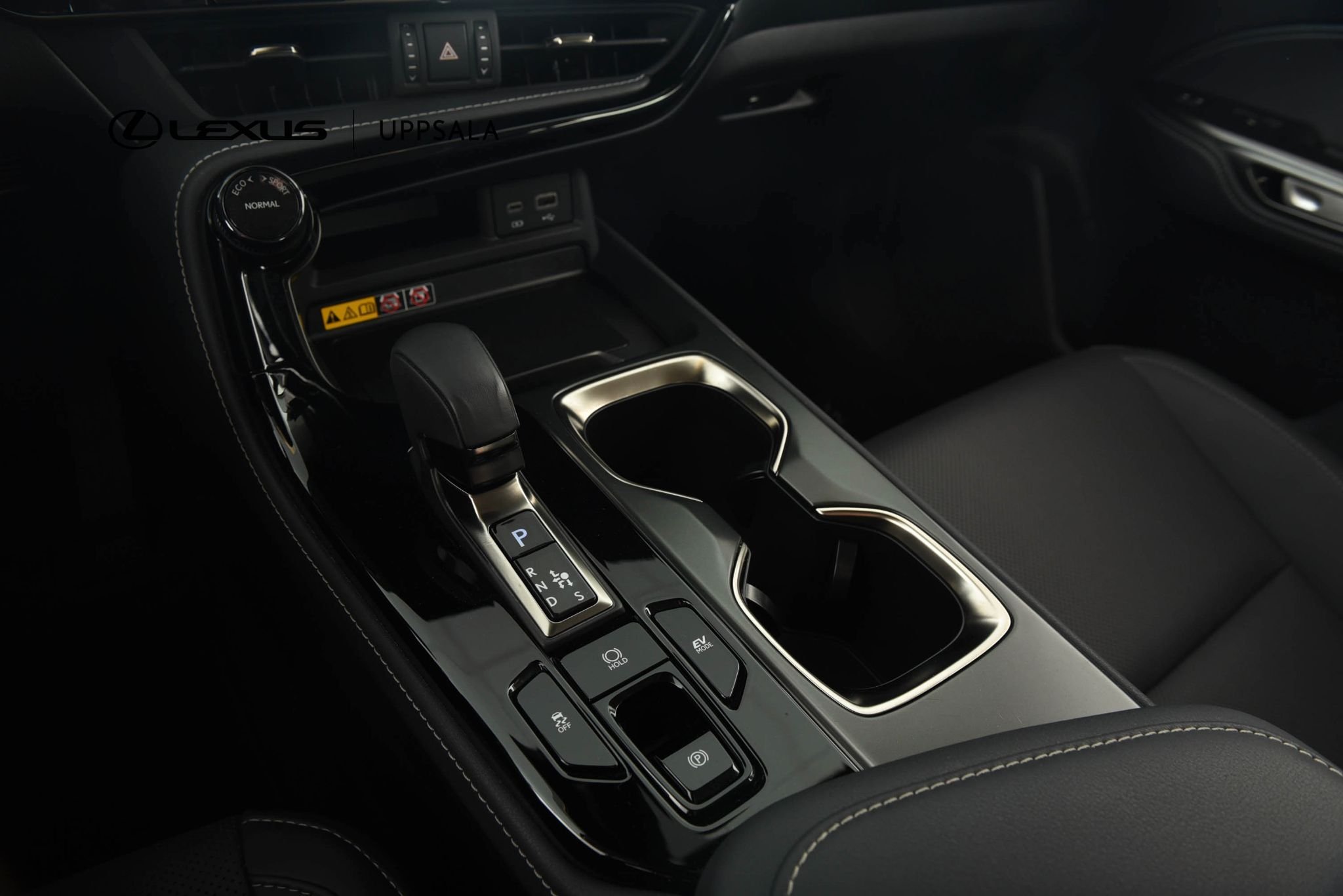 Lexus NX 350h E-CVT, 242hk, 2024