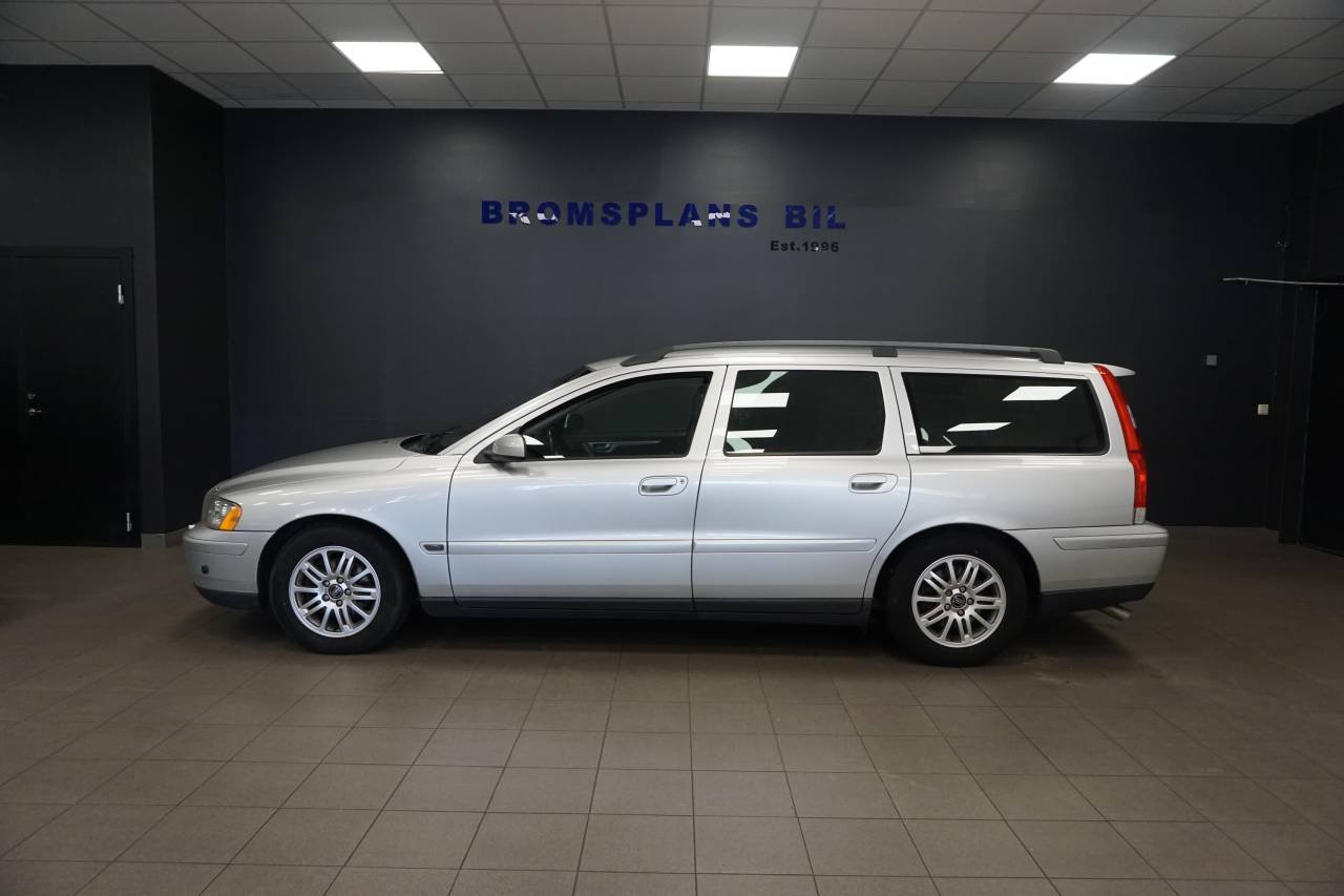 VOLVO V70 2,4 A-traktor -2005