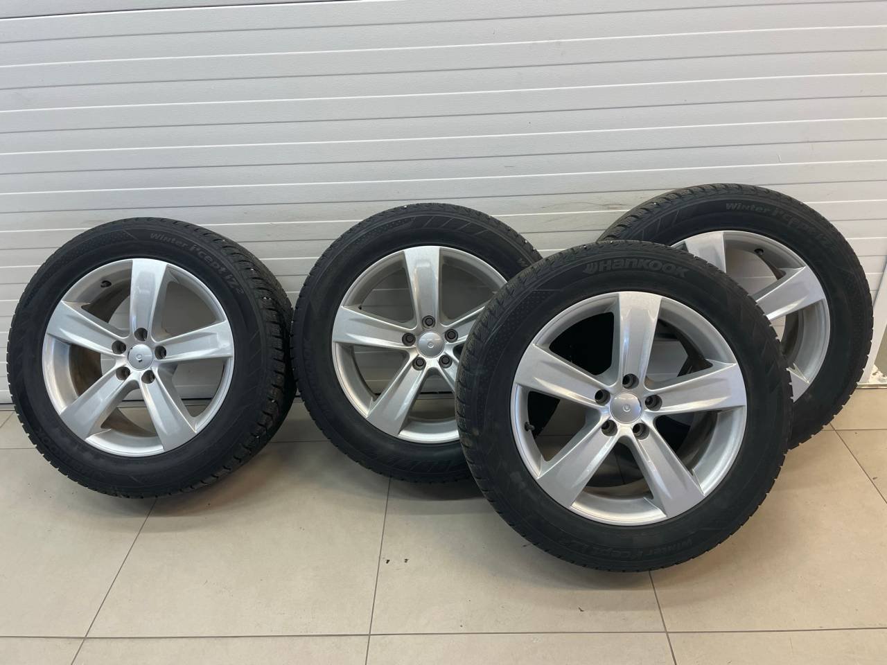 Vinterdäck Ford Hankook, 235/...