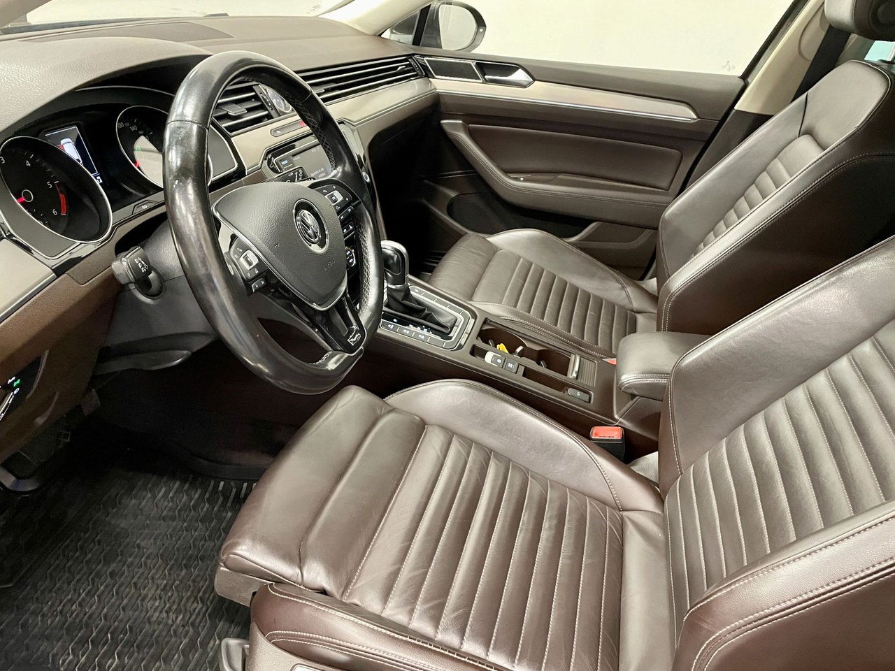 Volkswagen Passat Variant 2.0 TDI DPF SCR BMT 4Motion DSG Sequential, 190hp, 2017