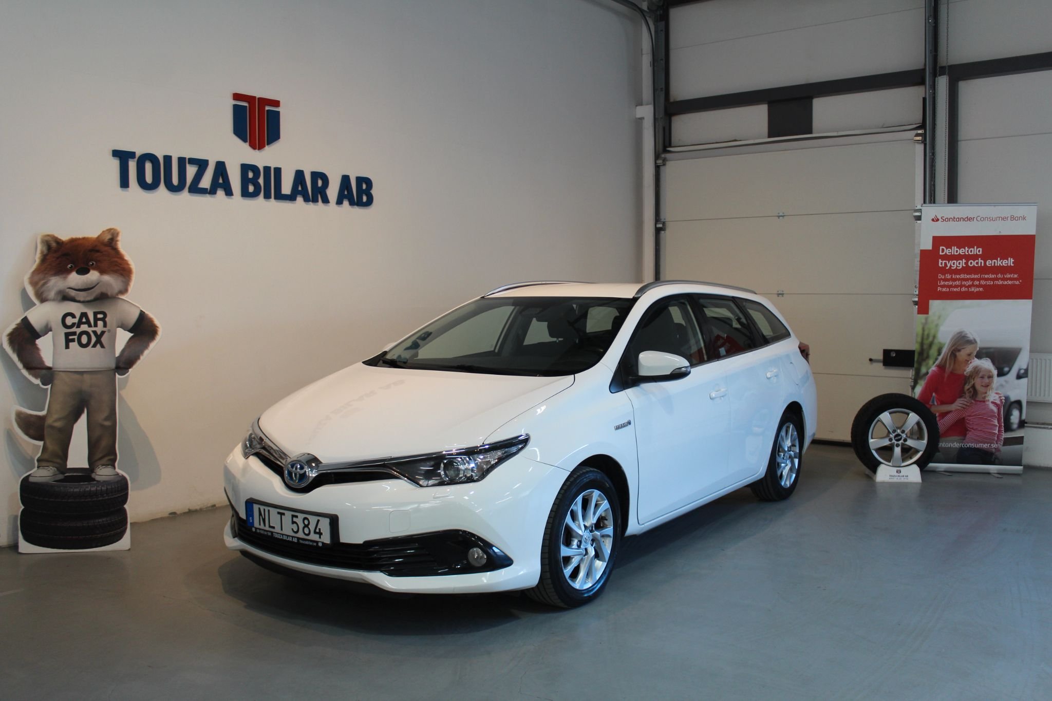 Toyota Auris Touring Sports Hybrid e-CVT, 136hp, 2016
