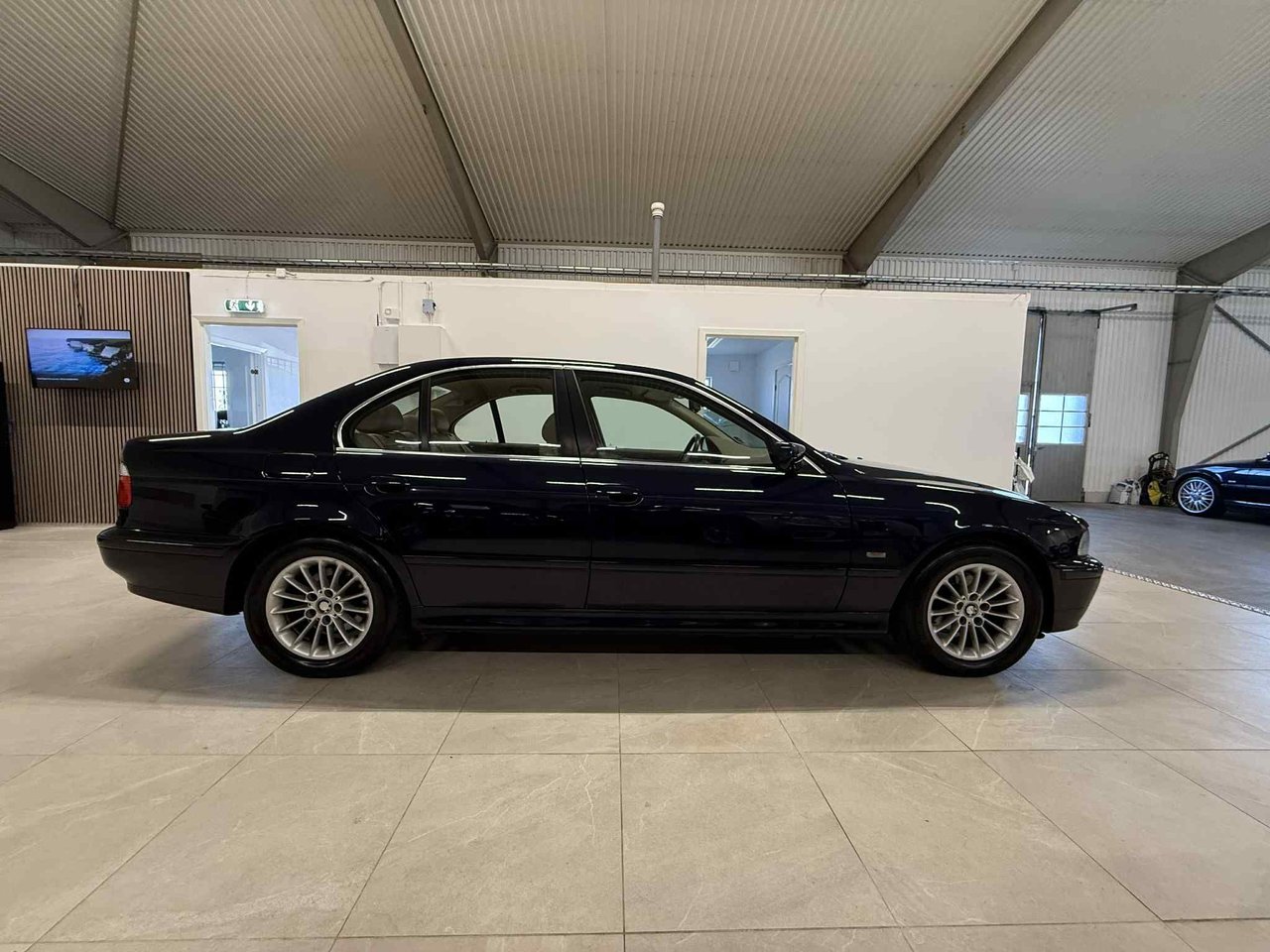 BMW 525i Sedan Automatic, 192hp, 2001