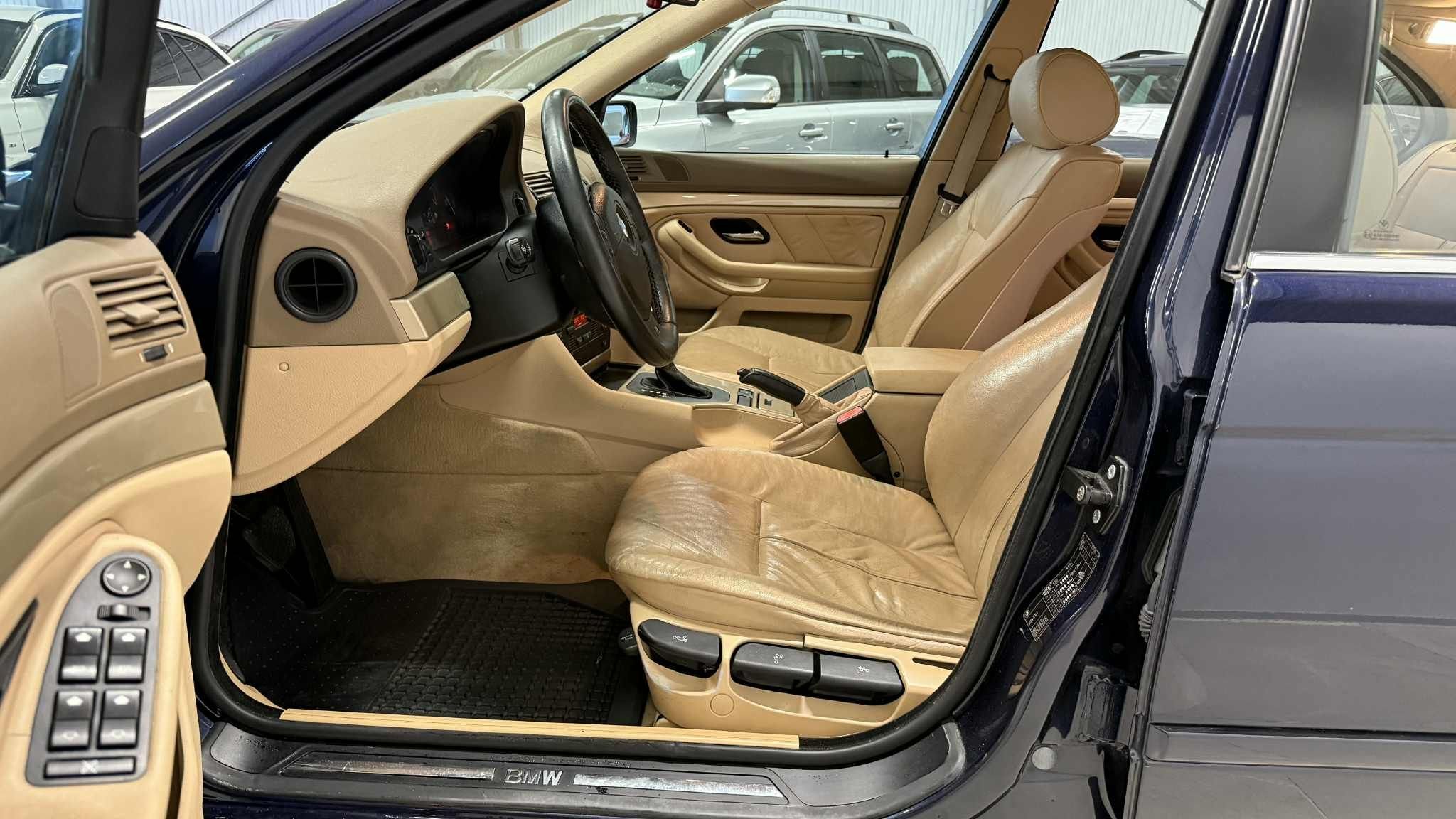 BMW 525i Sedan Automatic, 192hp, 2001