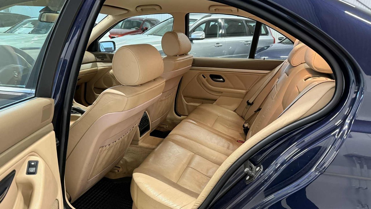 BMW 525i Sedan Automatic, 192hp, 2001