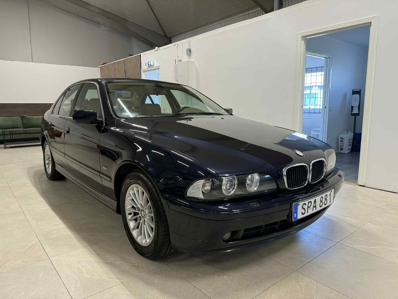 BMW 525i Sedan Automatic, 192hp, 2001