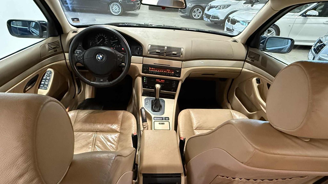 BMW 525i Sedan Automatic, 192hp, 2001